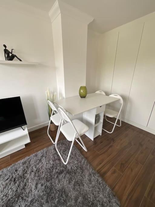 Self Contained Guest Flat Apartment Wick  Luaran gambar